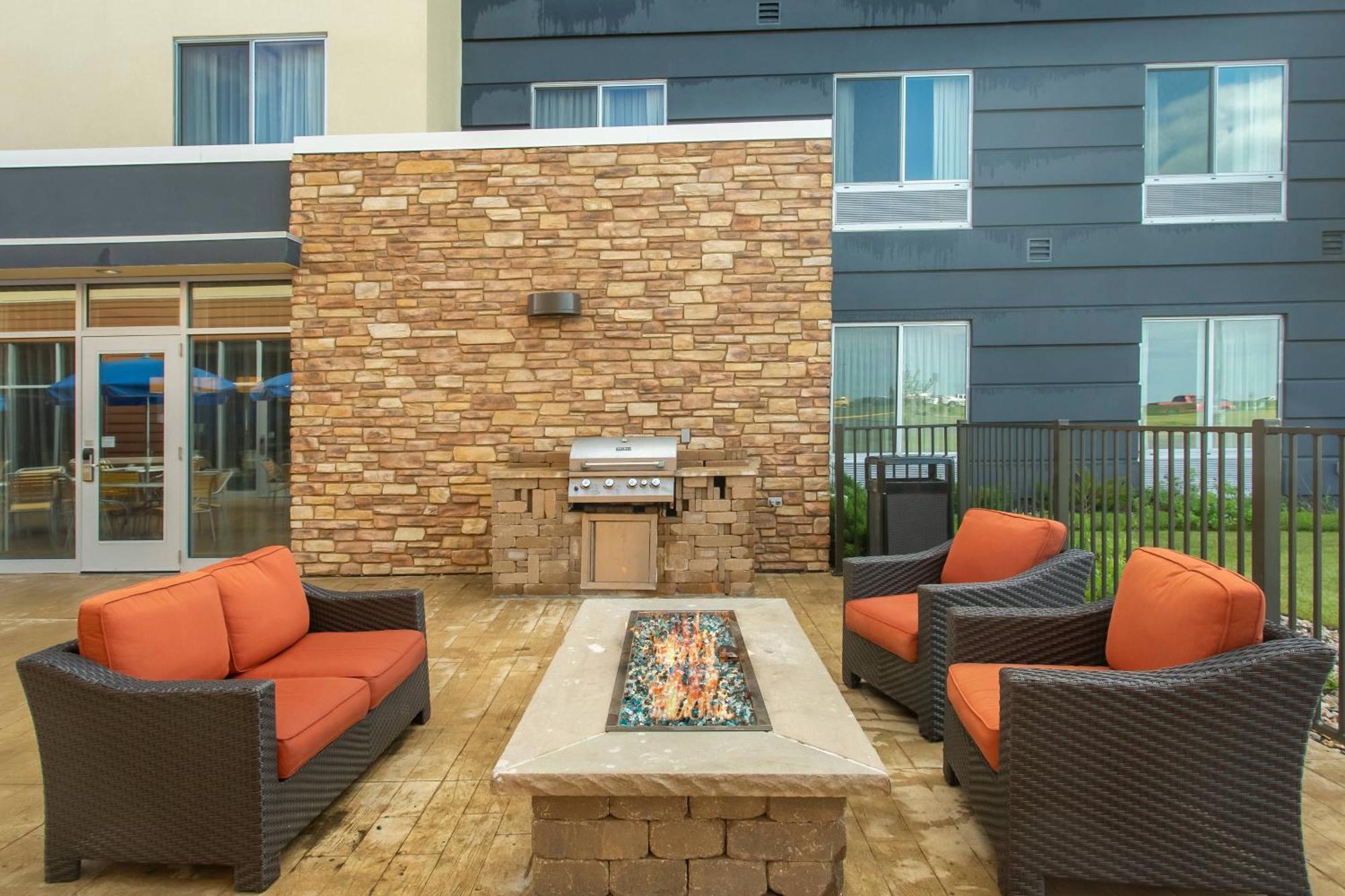 Fairfield Inn & Suites By Marriott Jamestown Extérieur photo